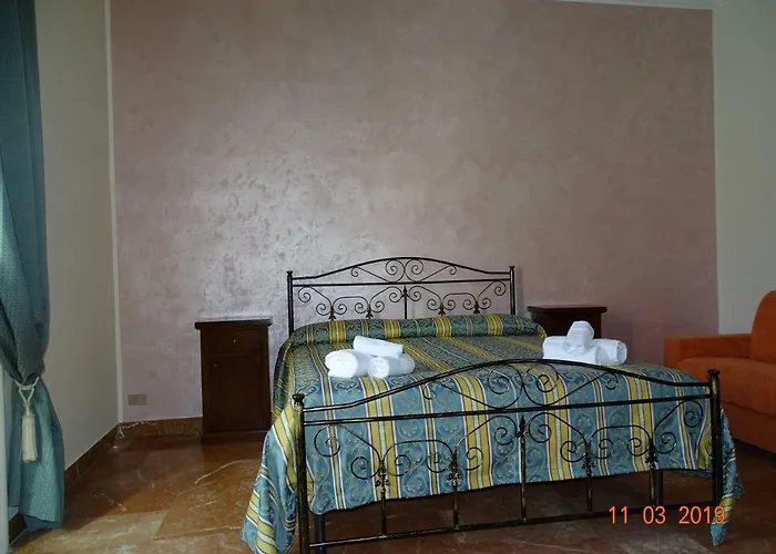 New Antico Palazzo B&B 파라비타