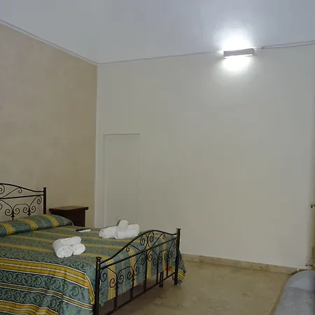Alojamento de Acomodação e Pequeno-almoço New Antico Palazzo 3*