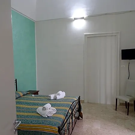 New Antico Palazzo 3* פראביטה